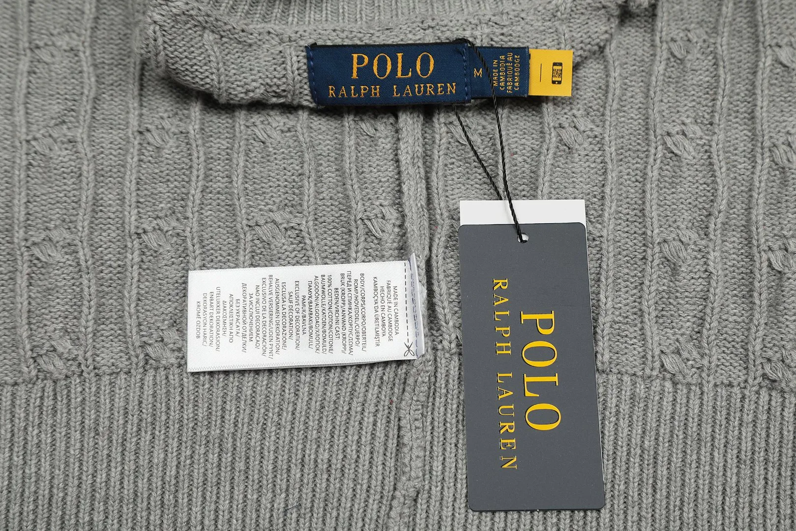 🅿️176 "Top quality" Style number: DS021# (not off the shelves all year round) [Ralph Lauren round neck cardigan solid color pony embroidered logo knitted short sleeves] ✅Ralph Lauren classic basic versatile all-season cardigan knitted short sleeves ✅Main supplier platform live broadcast Wholesale entities Replenish when out of stock Not off the shelves ✅ZP quality 1:1 version Scan the code to enter the GF website Counter quality ✅Details and quality are the only one in Guangzhou. Imported quality cotton yarn, focusing on high-end, cost-effective. Needless to say good quality. ✅The version is restored to the original order. The maximum size can be worn up to 160 pounds. Loose, comfortable and stress-free.